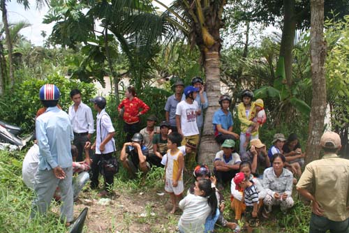 Tất[-]cả[-]đều[-]thất[-]vọng[-]khi[-]biết[-]đó[-]chỉ[-]là[-]tin[-]đồn[-]nhảm